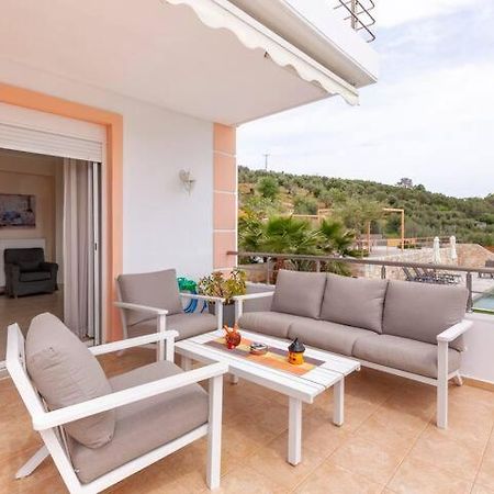 Villa Oasis Galatás 外观 照片