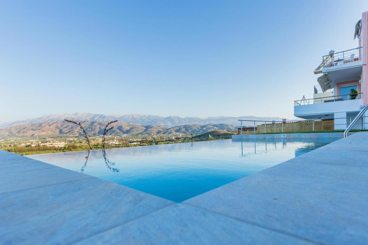Villa Oasis Galatás 外观 照片