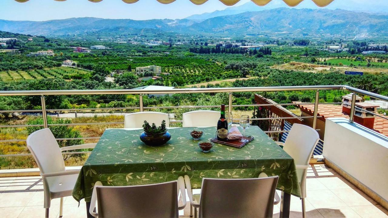 Villa Oasis Galatás 外观 照片