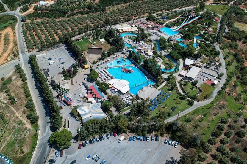 Villa Oasis Galatás 外观 照片