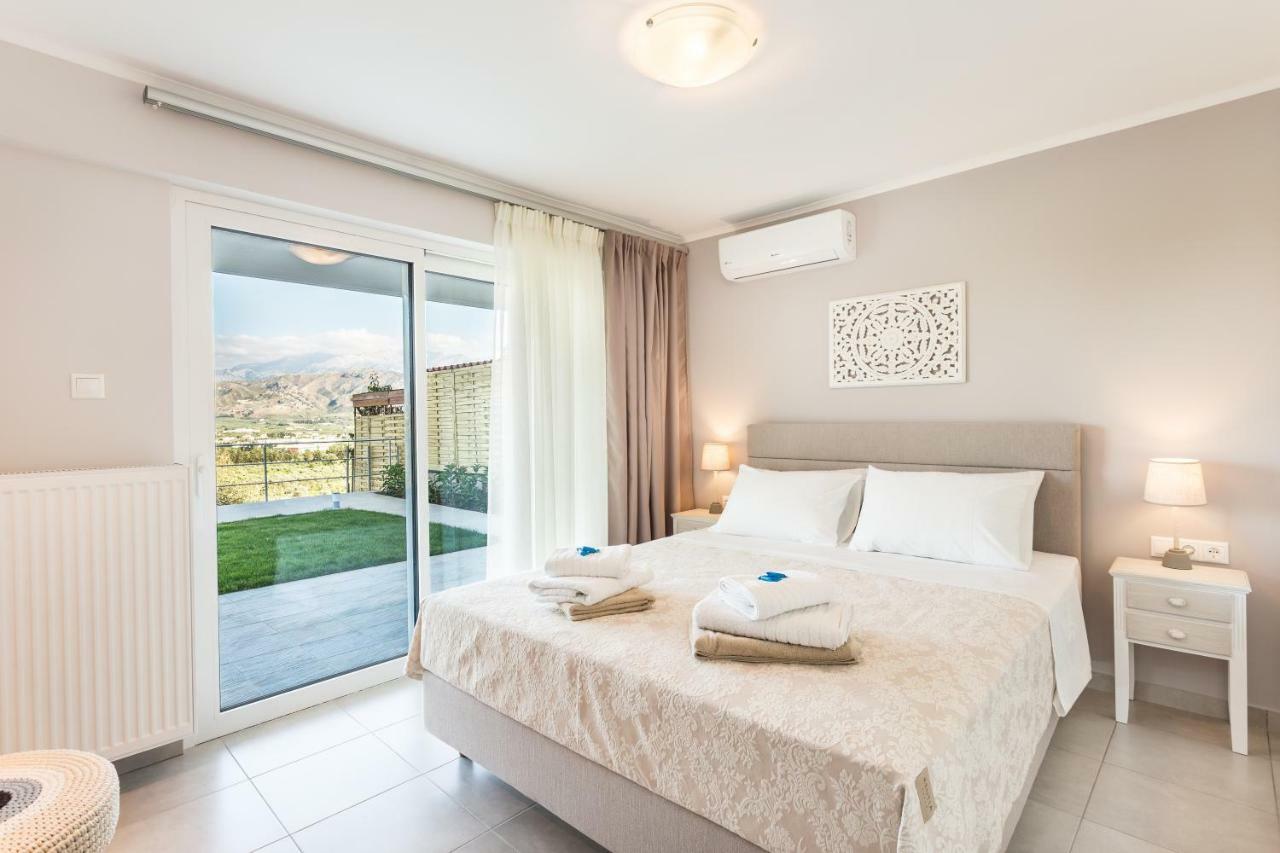 Villa Oasis Galatás 外观 照片