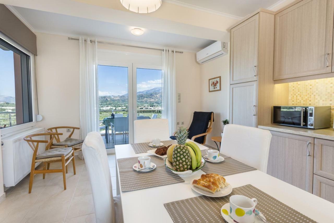 Villa Oasis Galatás 外观 照片