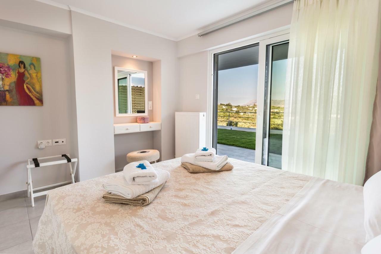Villa Oasis Galatás 外观 照片