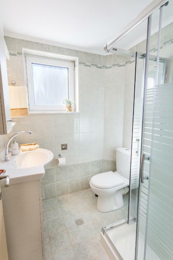 Villa Oasis Galatás 外观 照片