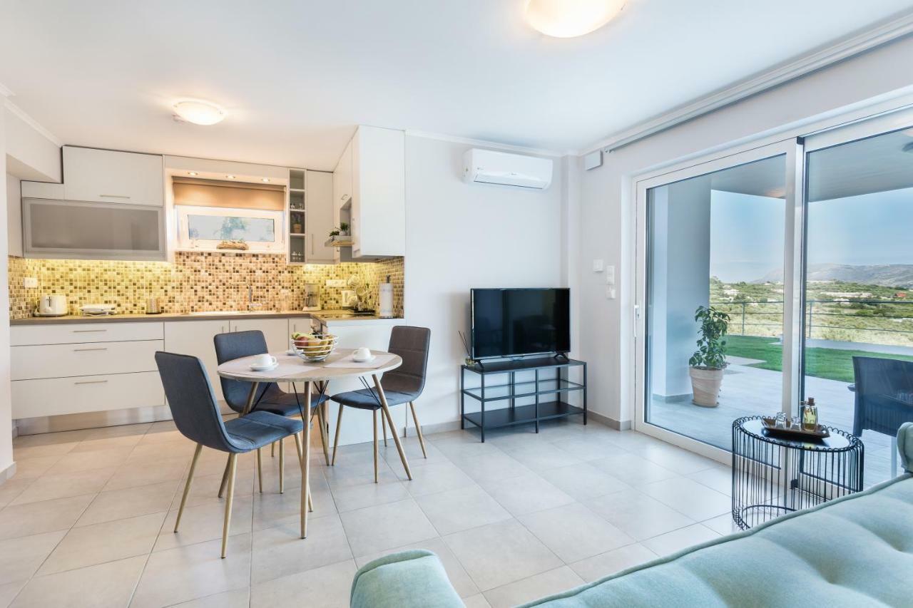 Villa Oasis Galatás 外观 照片