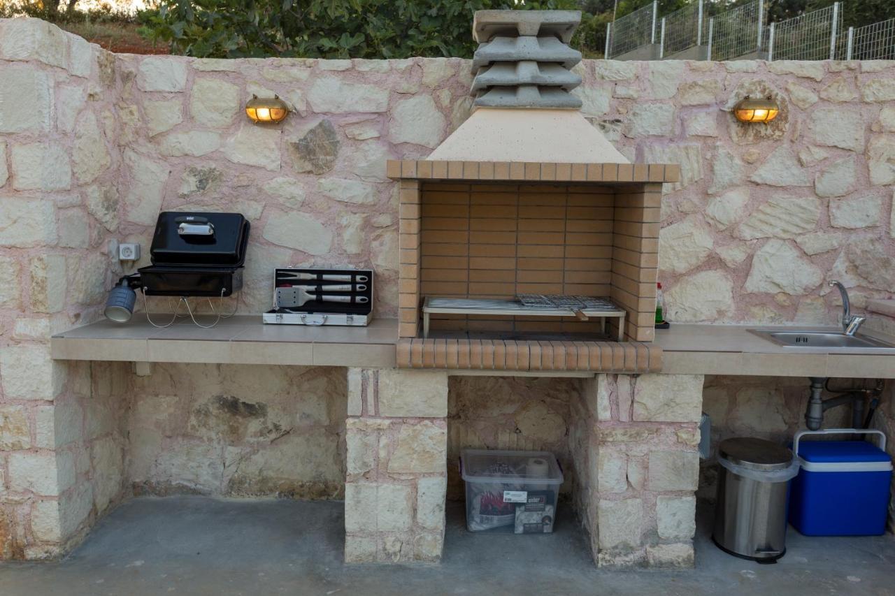 Villa Oasis Galatás 外观 照片